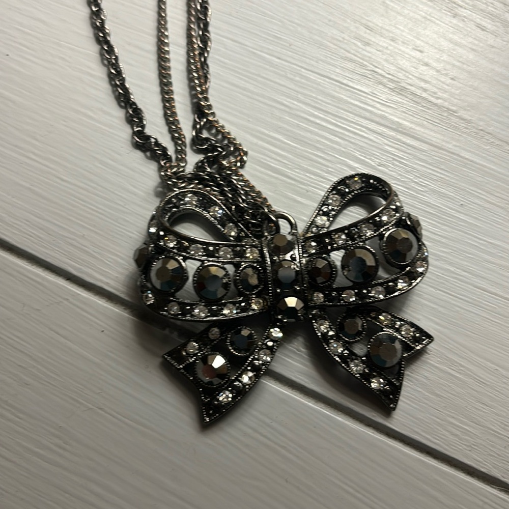 Betsey Johnson silver and gunmetal necklace - excellent  condition